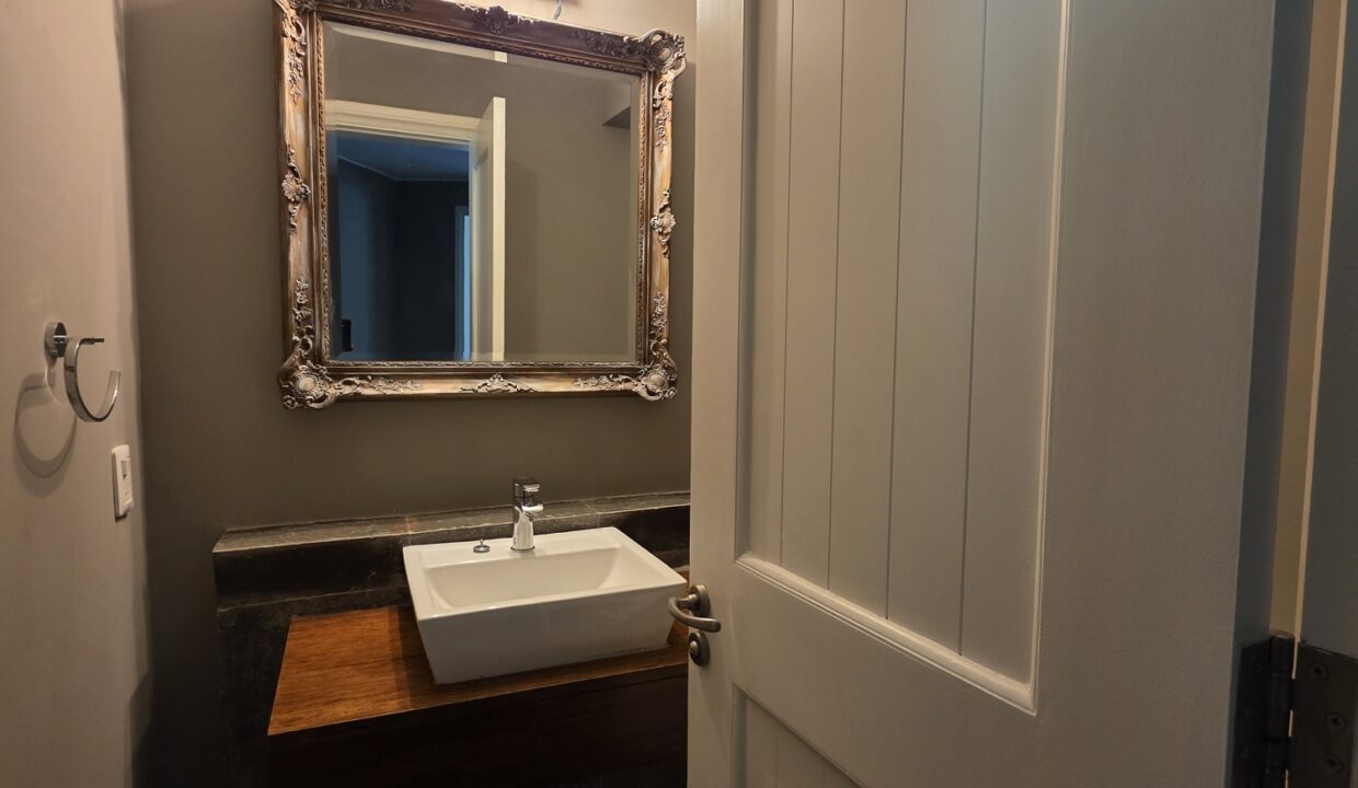 20251113_145220_resized