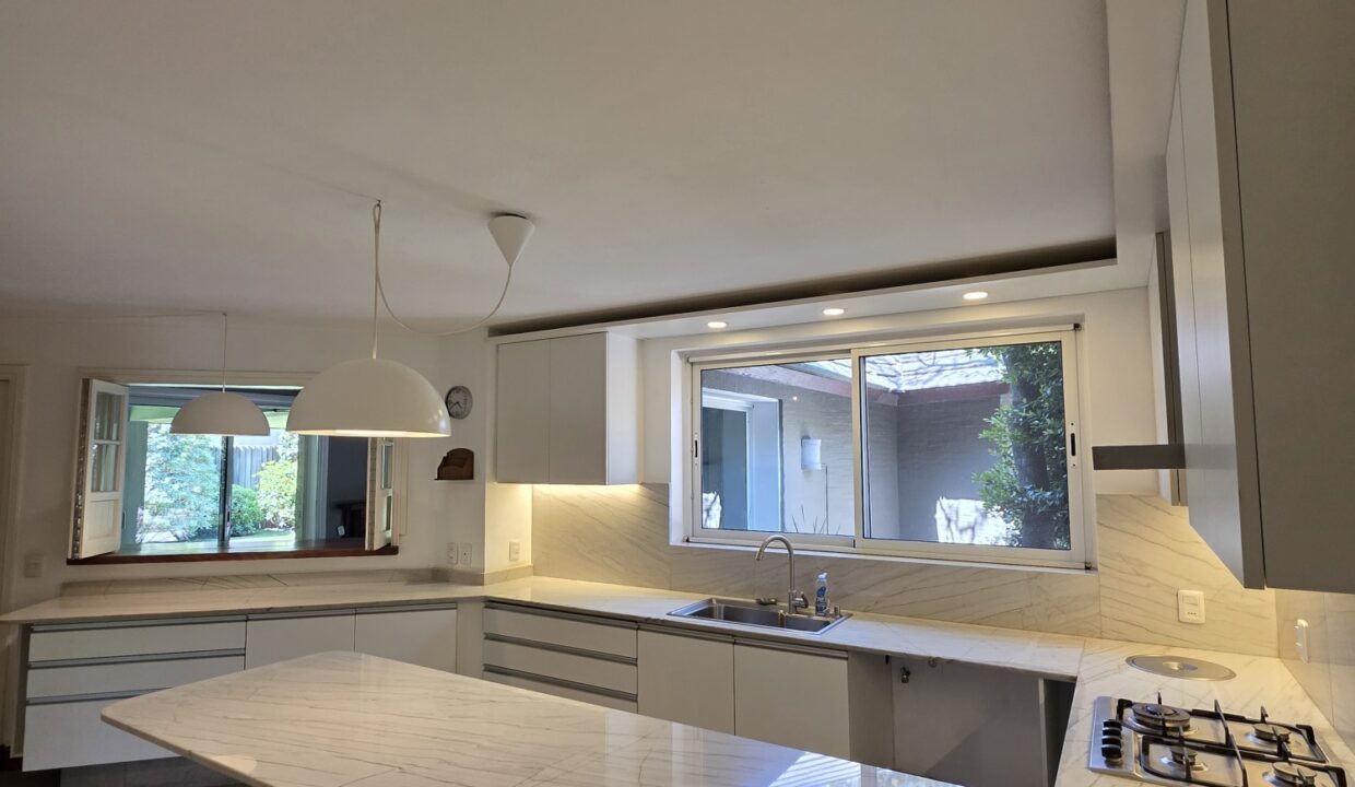 20251113_145352_resized