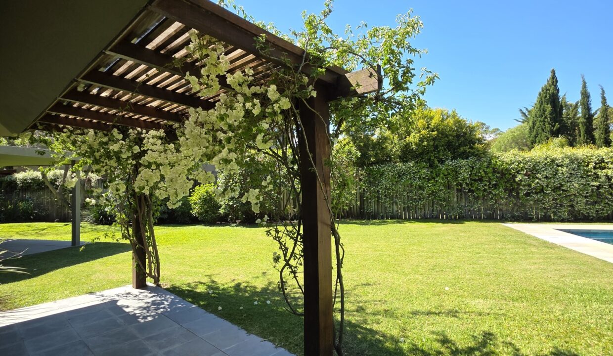 20251113_145844_resized