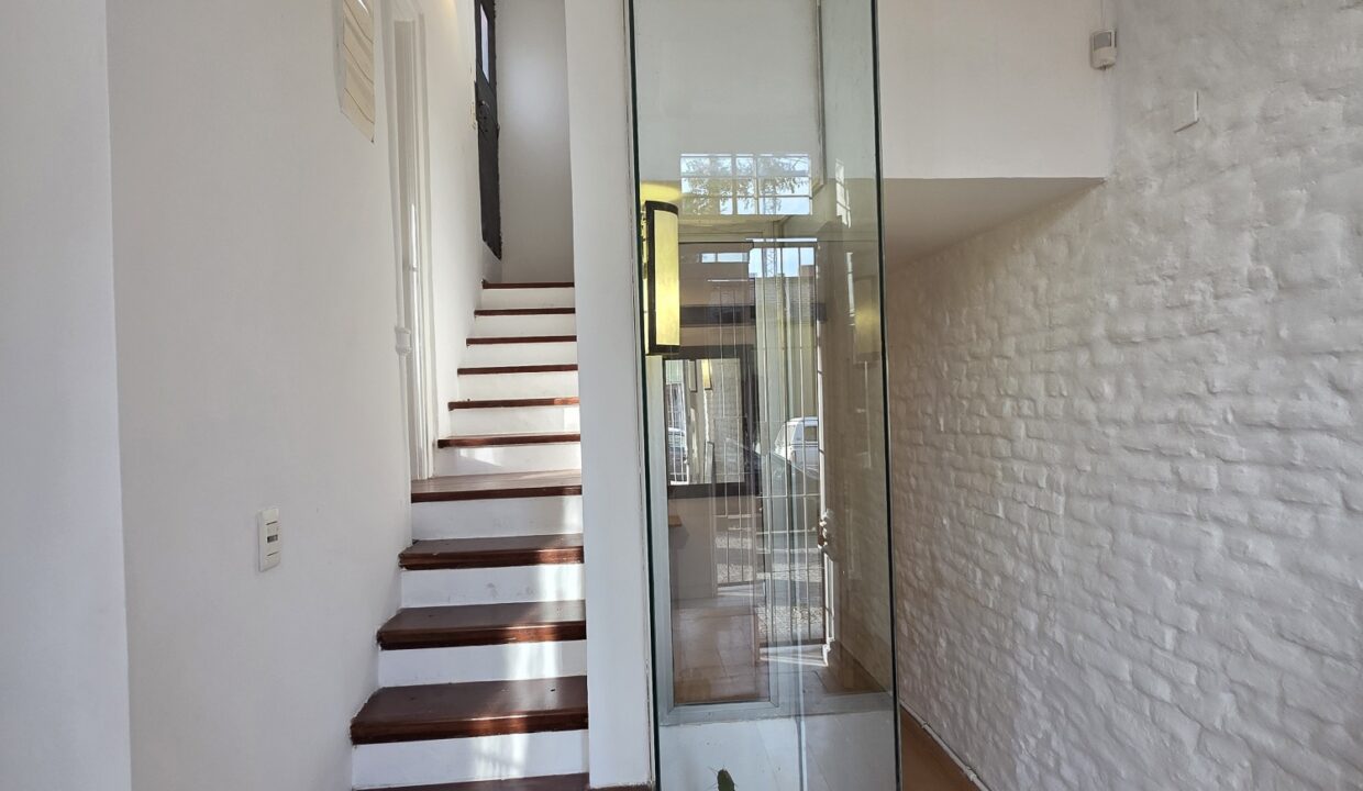 20251023_175001_resized