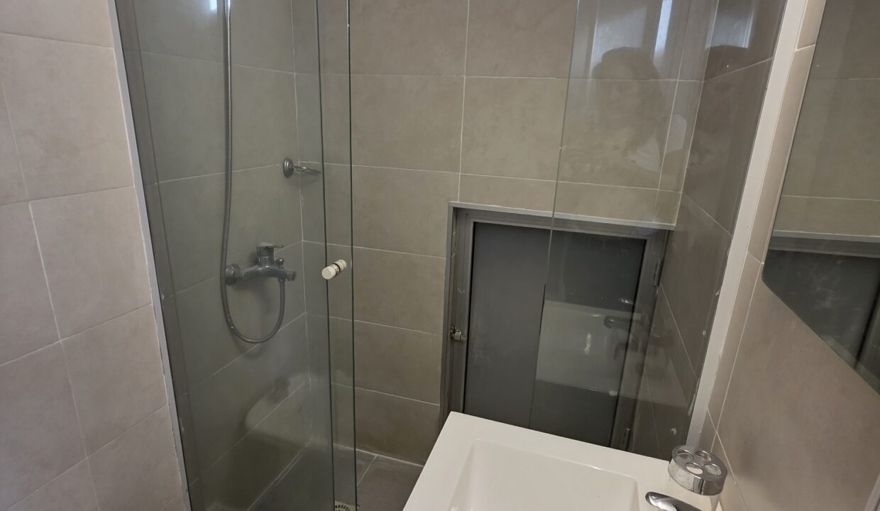 20251023_175218_resized