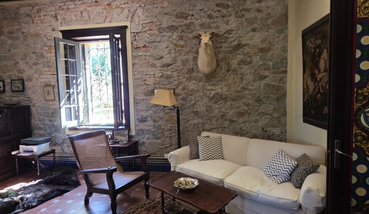 20260424_124136_resized