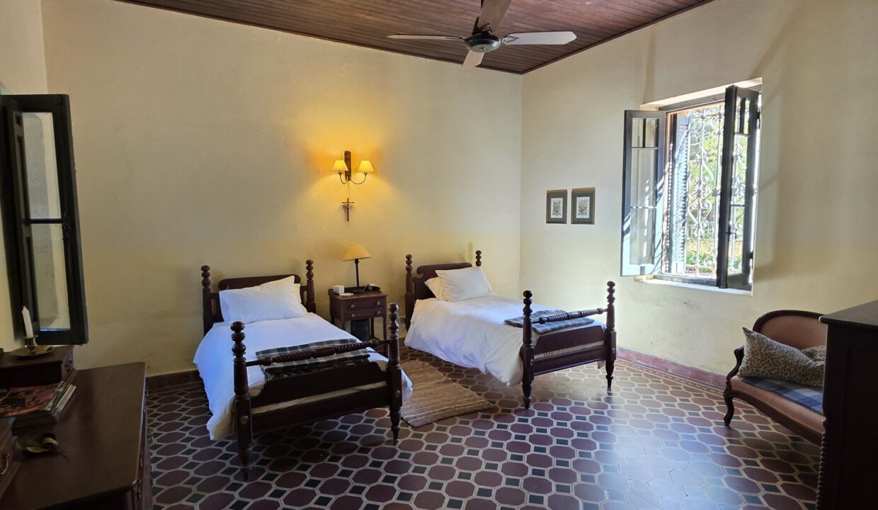 20260424_124618_resized