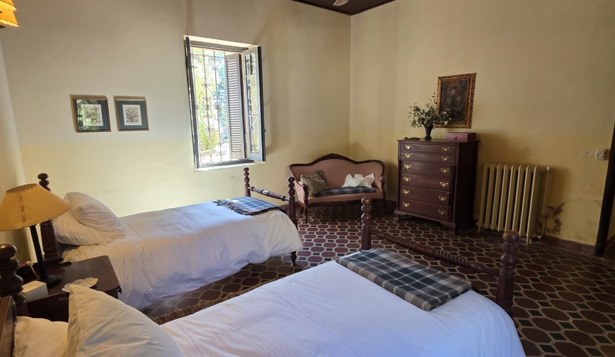 20260424_124628_resized