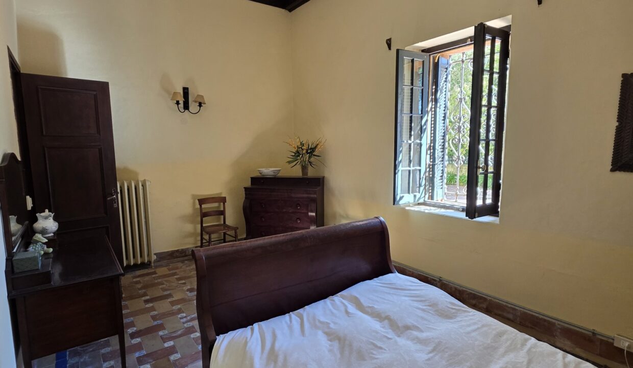 20260424_124736_resized