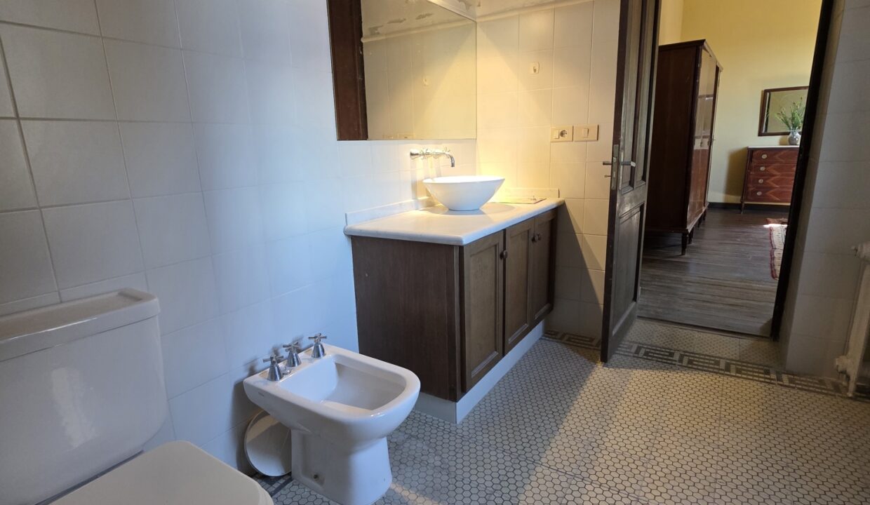 20260424_125622_resized