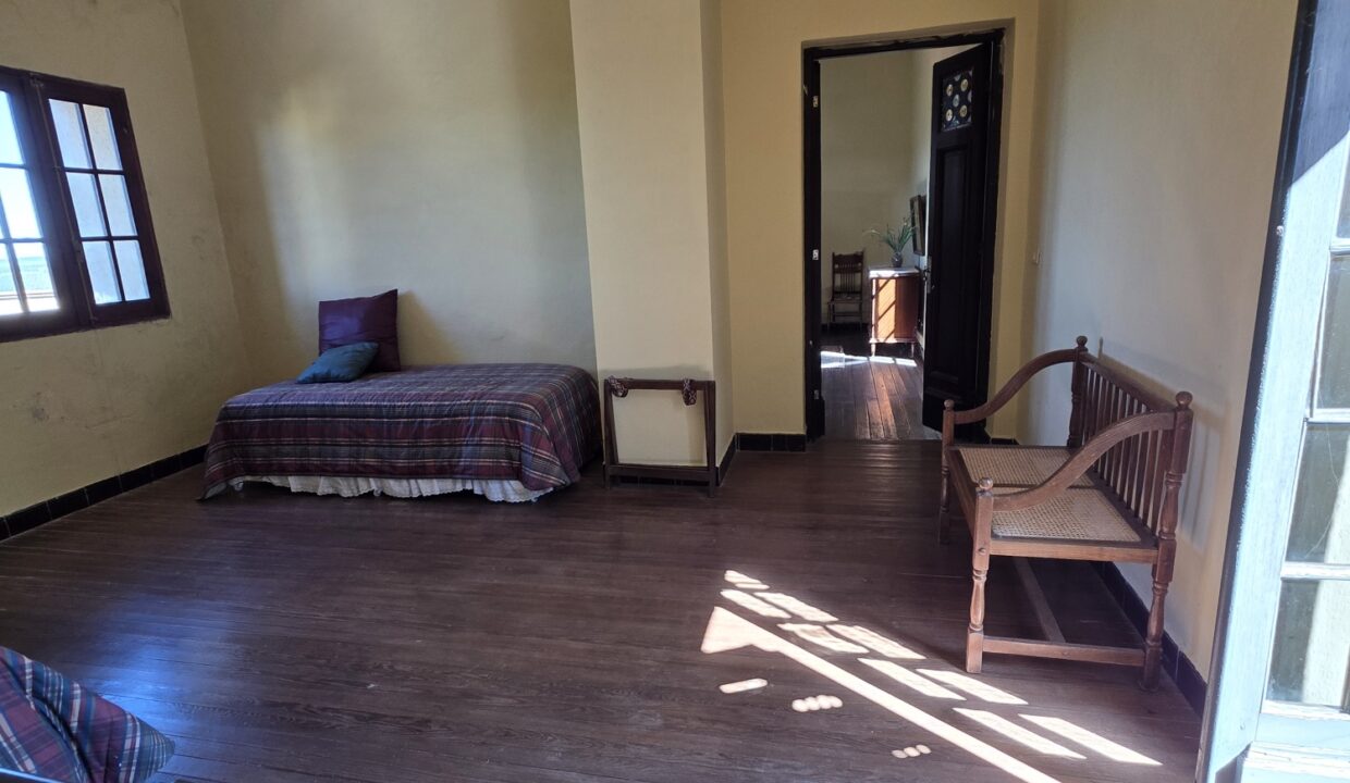 20260424_125803_resized