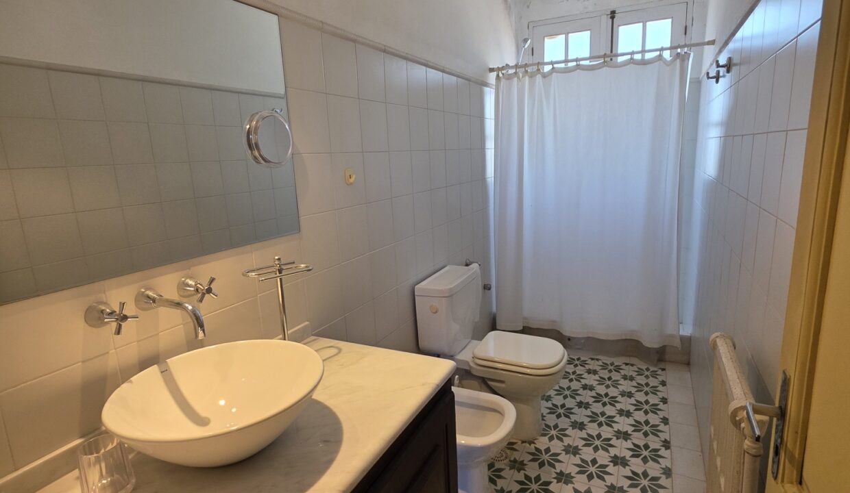 20260424_125856_resized