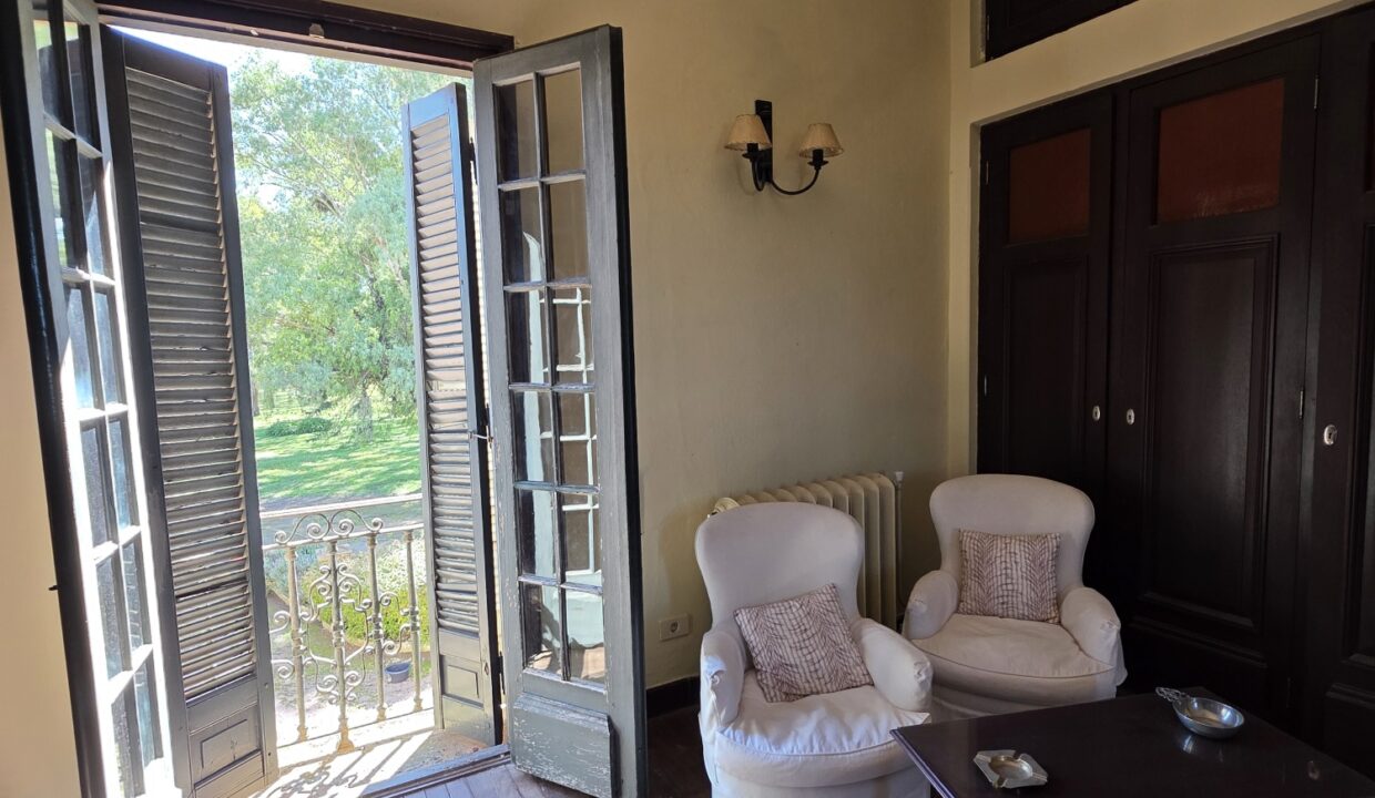 20260424_125931_resized