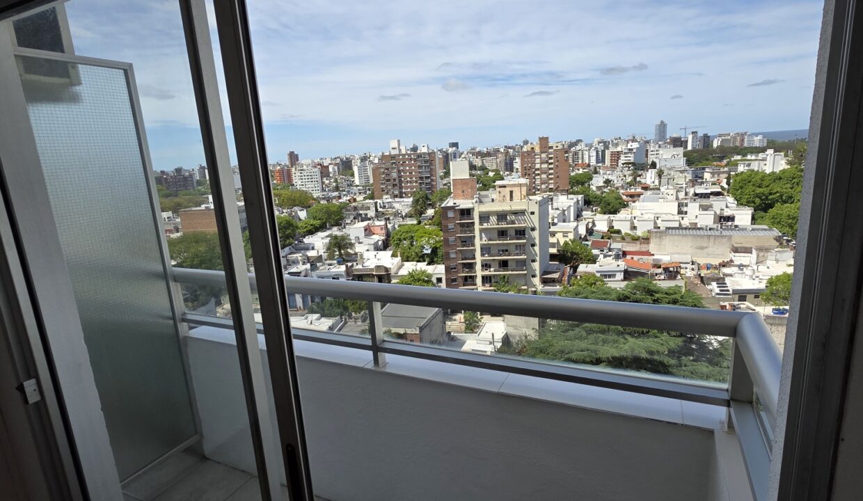 20251106_104457_resized